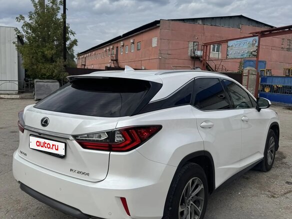 2017 Lexus RX 200t IV, белый, 3390000 рублей - вид 5