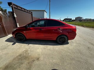 2013 Hyundai Solaris I, красный, 780000 рублей, вид 5