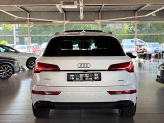 2022 Audi Q5 40 TDI II (FY) Рестайлинг, белый, 4800000 рублей, вид 3