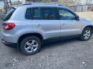 2010 Volkswagen Tiguan I, серебристый, 900000 рублей, вид 4