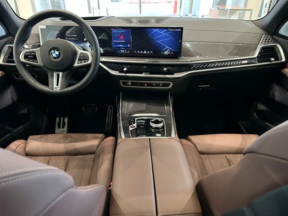 2026 BMW X7 M60i I (G07) Рестайлинг, чёрный, 22200000 рублей - вид 16