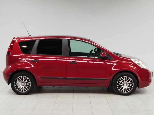 2012 Nissan Note I Рестайлинг, красный, 650000 рублей - вид 3