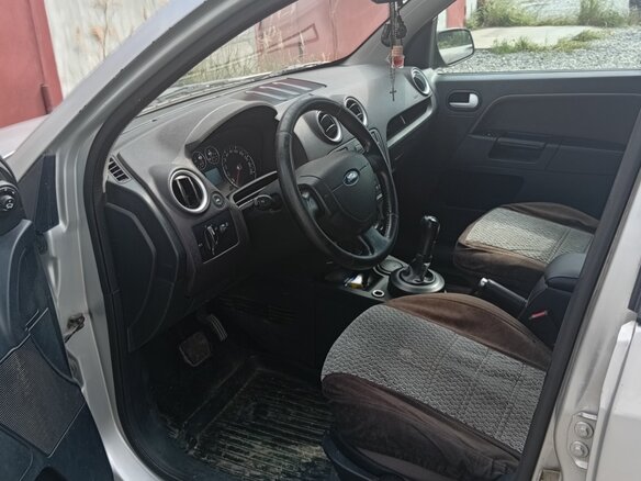 2006 Ford Fusion I Рестайлинг, серебристый, 260000 рублей - вид 6