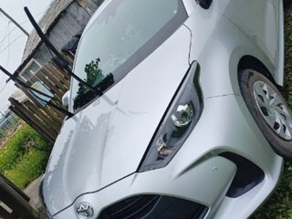 2020 Toyota Yaris IV, серый, 830000 рублей, вид 2