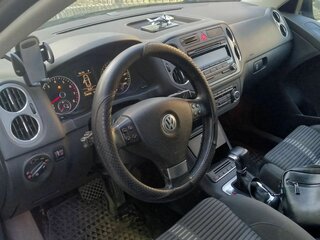 2010 Volkswagen Tiguan I, чёрный, 1050000 рублей, вид 3