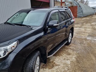 2015 Toyota Land Cruiser Prado 6-speed 150 Series Рестайлинг 1, чёрный, 4390000 рублей, вид 5