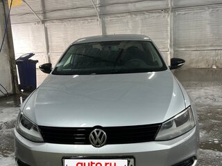 2013 Volkswagen Jetta VI, серебристый, 850000 рублей, вид 2