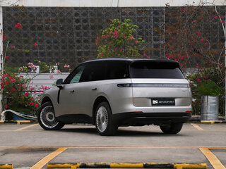 2026 Lynk & Co 900, чёрный, 8100000 рублей, вид 3
