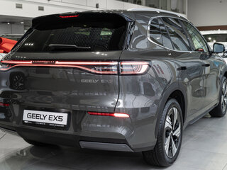 2026 Geely EX5 Гибрид EM-R, серый, 3829990 рублей, вид 5
