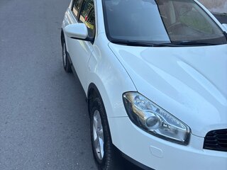 2013 Nissan Qashqai I Рестайлинг, серебристый, 915000 рублей, вид 1