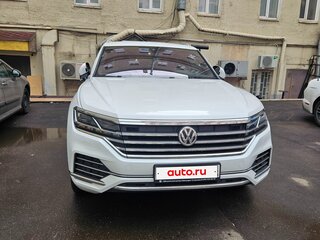 2018 Volkswagen Touareg III, белый, 5200000 рублей, вид 1