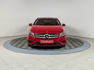 2014 Mercedes-Benz A-Класс 180 III (W176), красный, 1029900 рублей, вид 3