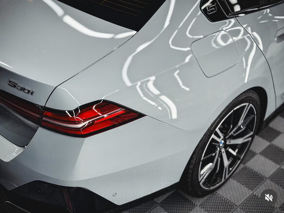 2023 BMW 5 серии 530i xDrive VIII (G60/G61/G68), серый, 7400000 рублей - вид 11