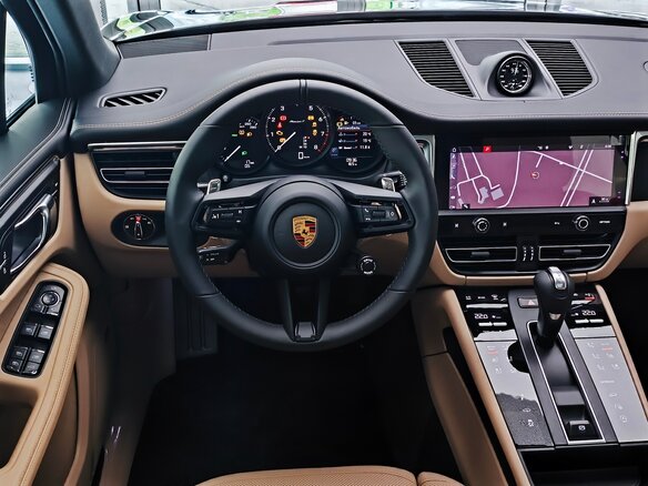2026 Porsche Macan I Рестайлинг 2, красный, 14390000 рублей - вид 12