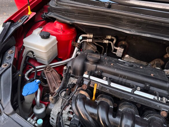 2009 Hyundai i20 I, красный - вид 29