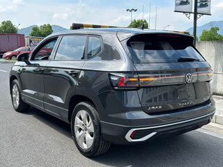 2023 Volkswagen Tharu 300 TSI I Рестайлинг, чёрный, 2255000 рублей, вид 4