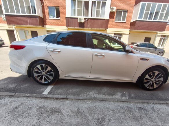 2017 Kia Optima IV, белый, 2150000 рублей - вид 4