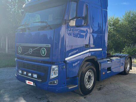 2013 Volvo FH, синий, 4500000 рублей, вид 2
