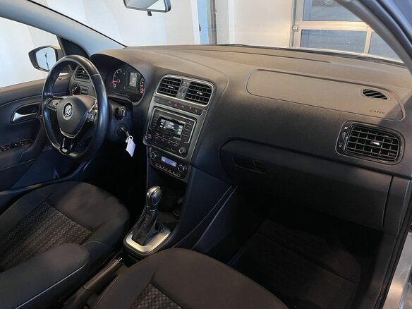 2019 Volkswagen Polo V Рестайлинг, серый, 1210000 рублей - вид 11