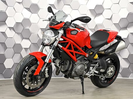2011 Ducati Monster 796, красный, 485000 рублей, вид 2