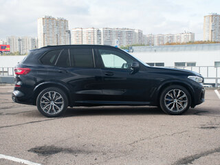 2019 BMW X5 30d IV (G05/G18), чёрный, 6498000 рублей, вид 4