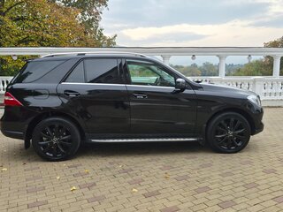 2015 Mercedes-Benz M-Класс 300 III (W166), чёрный, 2700000 рублей, вид 3