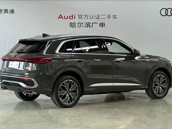 2025 Audi Q5 L III (GU), зелёный, 6190800 рублей - вид 2