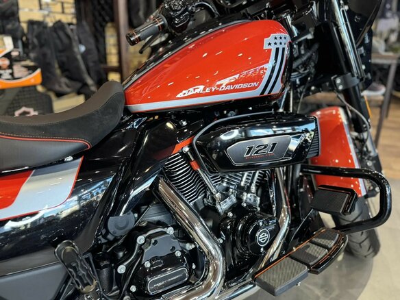 2024 Harley-Davidson CVO Street Glide, оранжевый, 4900000 рублей - вид 10