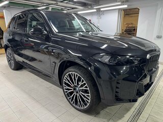 2026 BMW X5 40d IV (G05/G18) Рестайлинг, чёрный, 16650000 рублей, вид 3