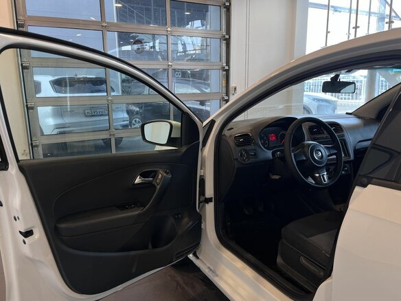 2012 Volkswagen Polo V, белый, 389000 рублей - вид 17