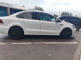 2018 Volkswagen Polo V Рестайлинг, белый, 1000000 рублей, вид 3