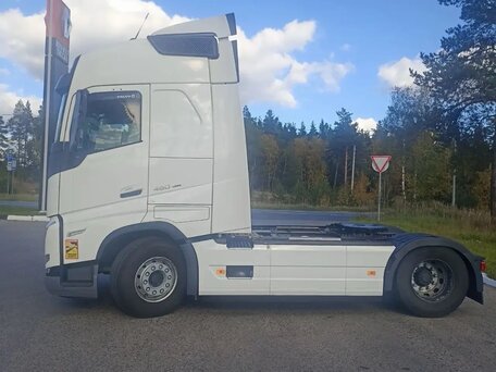 2021 Volvo FH, белый, 10490000 рублей, вид 3