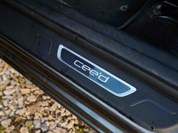 2018 Kia Ceed II Рестайлинг, коричневый, 1500000 рублей - вид 18
