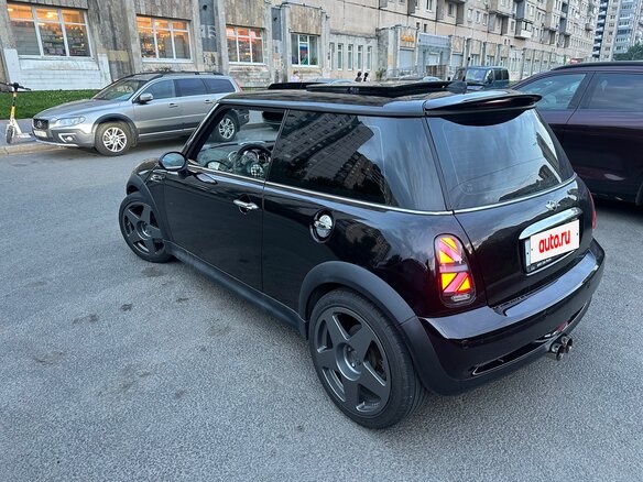 2005 Mini Hatch Cooper S I (R50), чёрный, 900000 рублей - вид 4