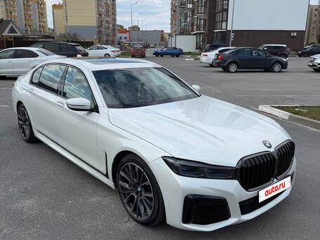 2020 BMW 7 серии Long 730Ld xDrive VI (G11/G12) Рестайлинг, белый, 7100000 рублей, вид 4