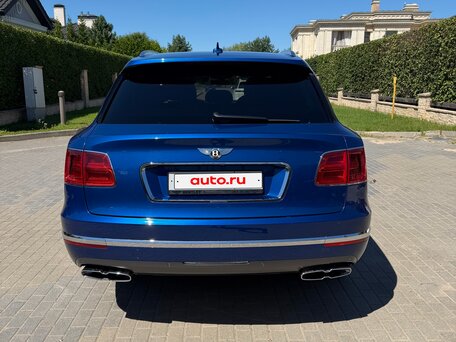 2017 Bentley Bentayga I, синий, 8390000 рублей, вид 4