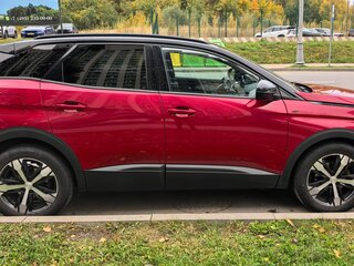 2021 Peugeot 3008 II Рестайлинг, красный, 3000000 рублей, вид 5