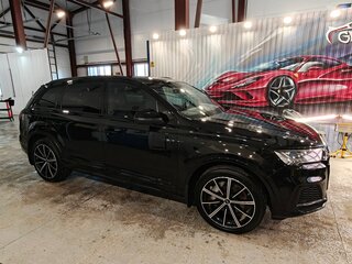 2021 Audi Q7 55 TFSI II (4M) Рестайлинг, чёрный, 6700000 рублей, вид 4