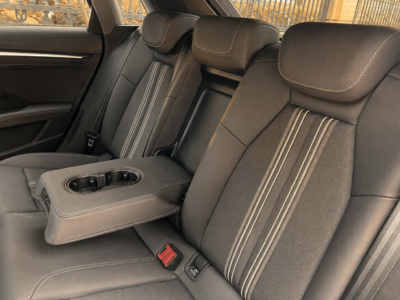 2022 Audi A3 Sportback 35 TFSI IV (8Y), синий, 2080000 рублей - вид 11