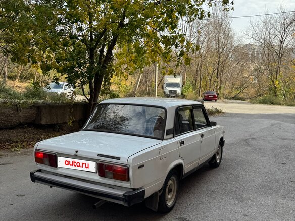 2000 Lada (ВАЗ) 2105, белый, 98000 рублей - вид 5