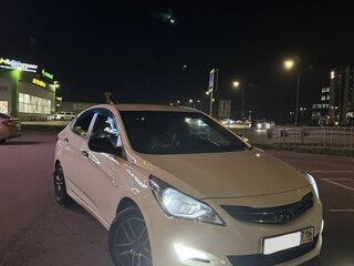 2015 Hyundai Solaris I Рестайлинг, белый, 750000 рублей, вид 1