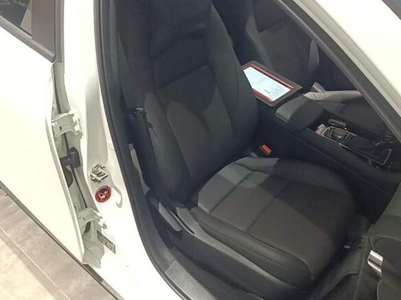 2019 Mazda 3 Axela III (BM) Рестайлинг, белый, 1850000 рублей - вид 20
