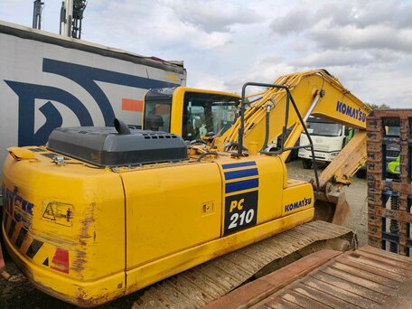 2022 Komatsu PC210, жёлтый, 10320000 рублей, вид 4