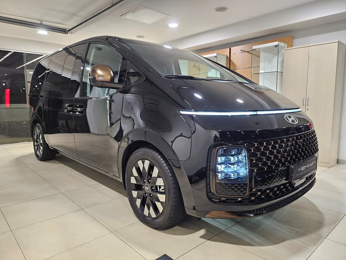 Открыть фотографии: Hyundai Staria I