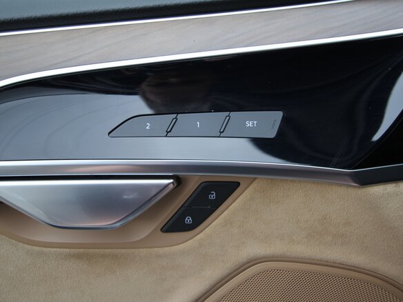 2019 Audi A8 55 TFSI IV (D5), чёрный, 3845000 рублей - вид 19