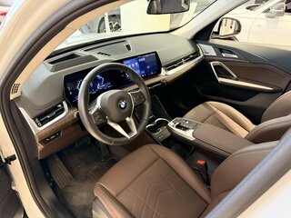 2025 BMW X1 Long 25Li xDrive III (U11/U12), белый, 5530000 рублей, вид 4
