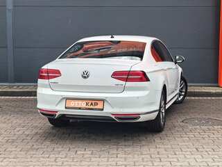 2017 Volkswagen Passat DSG7 B8, белый, 1839000 рублей, вид 4