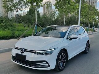 2022 Volkswagen Golf VIII, белый, 1650000 рублей, вид 1