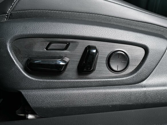 2021 Lexus ES 300h VII, серый - вид 26