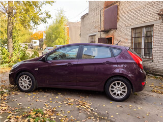 2012 Hyundai Solaris I, фиолетовый, 745000 рублей, вид 4